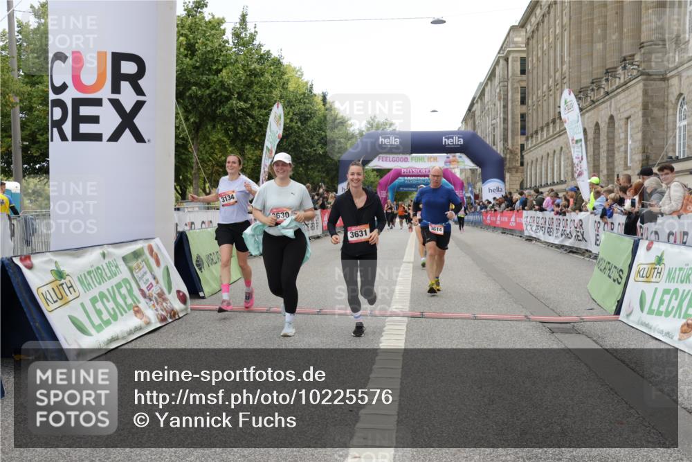 06.09.2026 - CURREX Alsterlauf Yannick Fuchs http://msf.ph/oto/10225576 06.09.2026 10:15:00 Ziel 2860, 3134, 3614, 3630, 3631, 4281, 4488, 4528, 5036, 5616, 5896, 8081 meine-sportfotos.de