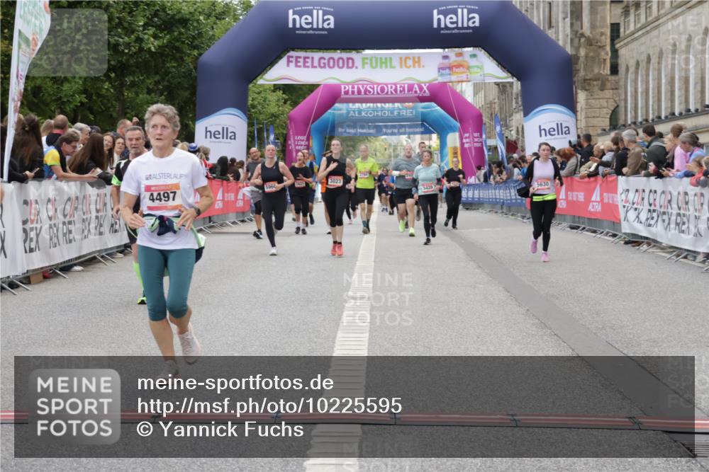 06.09.2026 - CURREX Alsterlauf Yannick Fuchs http://msf.ph/oto/10225595 06.09.2026 10:15:05 Ziel 2789, 2860, 3023, 3134, 3454, 3614, 3630, 3631, 4497, 5896, 8081 meine-sportfotos.de