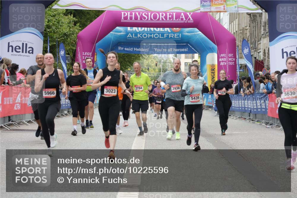 06.09.2026 - CURREX Alsterlauf Yannick Fuchs http://msf.ph/oto/10225596 06.09.2026 10:15:06 Ziel 2789, 2860, 3023, 3134, 3454, 3614, 3630, 3631, 4497, 5439, 5630, 5966, 8081 meine-sportfotos.de