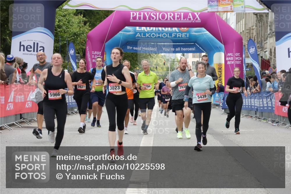 06.09.2026 - CURREX Alsterlauf Yannick Fuchs http://msf.ph/oto/10225598 06.09.2026 10:15:06 Ziel 2789, 2860, 3023, 3134, 3454, 3614, 3630, 3631, 4497, 5439, 5630, 5966, 8081 meine-sportfotos.de