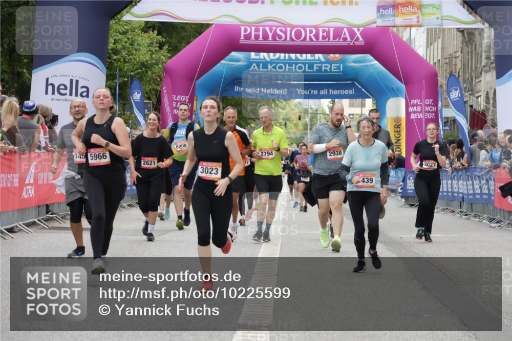 06.09.2026 - CURREX Alsterlauf Yannick Fuchs http://msf.ph/oto/10225599 06.09.2026 10:15:06 Ziel 2789, 2860, 3023, 3134, 3454, 3614, 3630, 3631, 4497, 5439, 5630, 5966, 8081 meine-sportfotos.de
