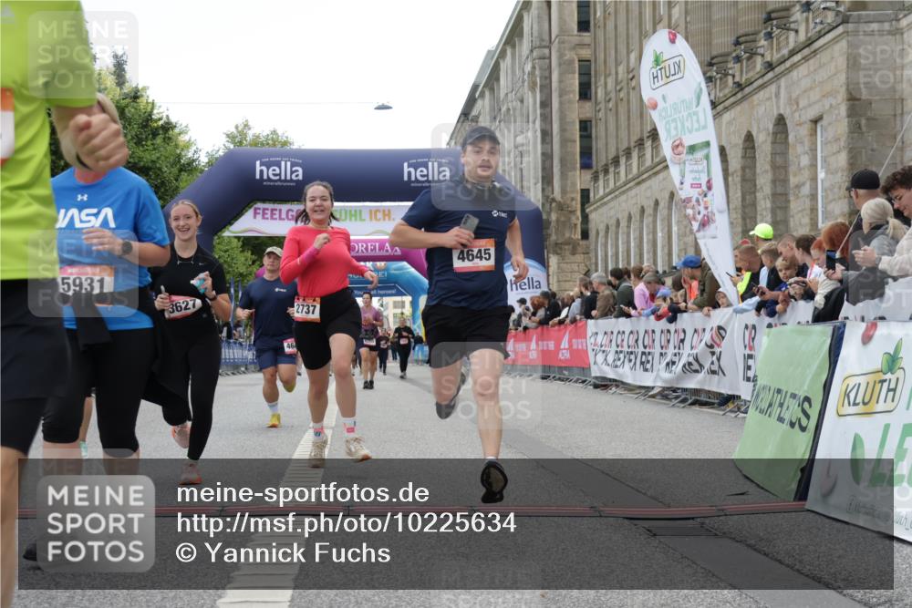 06.09.2026 - CURREX Alsterlauf Yannick Fuchs http://msf.ph/oto/10225634 06.09.2026 10:15:17 Ziel 2621, 2737, 2794, 2871, 2938, 3023, 3027, 3302, 3454, 3627, 4640, 4645, 5439, 5457, 5630, 5931, 5966, 6408 meine-sportfotos.de
