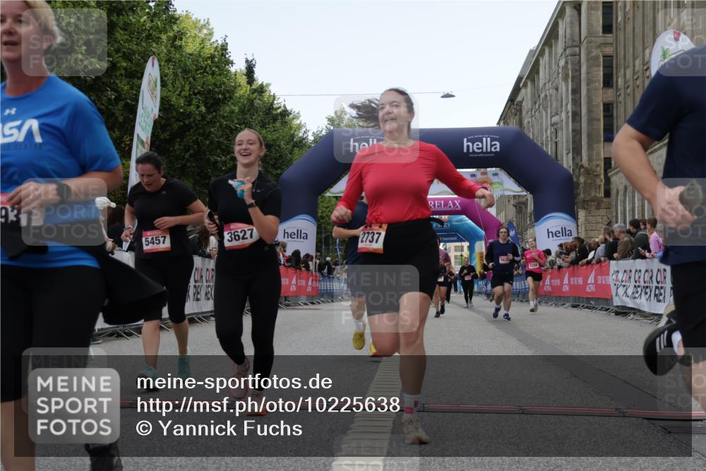 06.09.2026 - CURREX Alsterlauf Yannick Fuchs http://msf.ph/oto/10225638 06.09.2026 10:15:18 Ziel 2621, 2737, 2794, 2871, 2938, 3027, 3302, 3627, 4640, 4645, 5439, 5457, 5630, 5632, 5931, 5966, 6288, 6408 meine-sportfotos.de