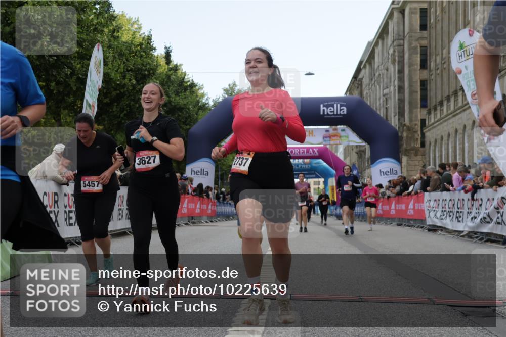 06.09.2026 - CURREX Alsterlauf Yannick Fuchs http://msf.ph/oto/10225639 06.09.2026 10:15:18 Ziel 2621, 2737, 2794, 2871, 2938, 3027, 3302, 3627, 4640, 4645, 5439, 5457, 5630, 5632, 5931, 5966, 6288, 6408 meine-sportfotos.de