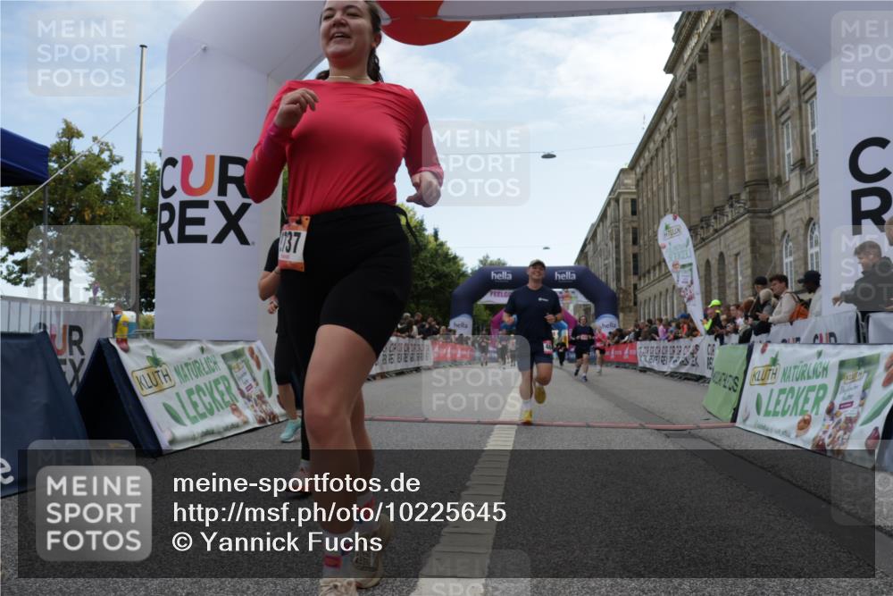 06.09.2026 - CURREX Alsterlauf Yannick Fuchs http://msf.ph/oto/10225645 06.09.2026 10:15:19 Ziel 2621, 2737, 2794, 2871, 2938, 3027, 3302, 3627, 4640, 4645, 5457, 5632, 5931, 6288, 6408 meine-sportfotos.de