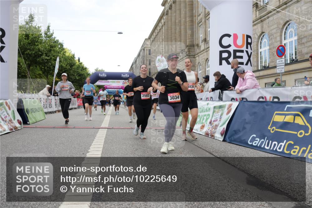 06.09.2026 - CURREX Alsterlauf Yannick Fuchs http://msf.ph/oto/10225649 06.09.2026 10:15:30 Ziel 2503, 2690, 3188, 3456, 3834, 4085, 4354, 4392, 5187, 5632, 5762, 5797, 6205, 6288, 6347, 6461 meine-sportfotos.de