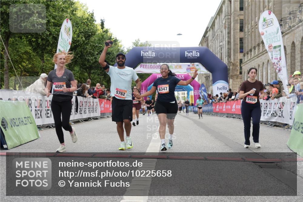 06.09.2026 - CURREX Alsterlauf Yannick Fuchs http://msf.ph/oto/10225658 06.09.2026 10:15:33 Ziel 2503, 2690, 3188, 3456, 3834, 4085, 4354, 4392, 5147, 5187, 5762, 5797, 6189, 6336, 6347, 6461 meine-sportfotos.de