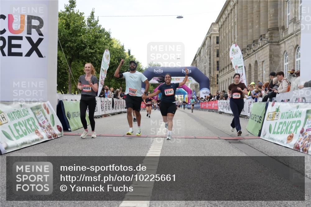 06.09.2026 - CURREX Alsterlauf Yannick Fuchs http://msf.ph/oto/10225661 06.09.2026 10:15:33 Ziel 2503, 2690, 3188, 3456, 3834, 4085, 4354, 4392, 5147, 5187, 5762, 5797, 6189, 6336, 6347, 6461 meine-sportfotos.de