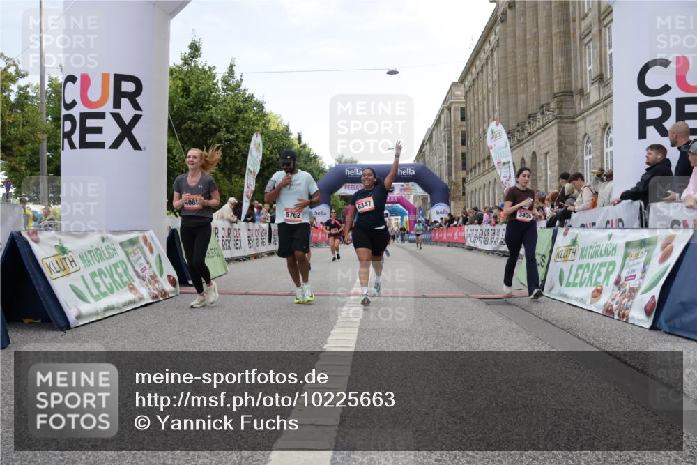06.09.2026 - CURREX Alsterlauf Yannick Fuchs http://msf.ph/oto/10225663 06.09.2026 10:15:34 Ziel 2503, 2690, 3188, 3456, 3834, 4085, 4354, 4392, 5147, 5187, 5762, 5797, 6189, 6336, 6347, 6461 meine-sportfotos.de