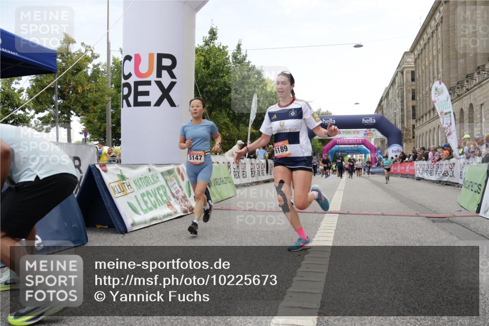 06.09.2026 - CURREX Alsterlauf Yannick Fuchs http://msf.ph/oto/10225673 06.09.2026 10:15:36 Ziel 2503, 2690, 3456, 3834, 4085, 4354, 4392, 5147, 5762, 6189, 6336, 6347, 6461 meine-sportfotos.de