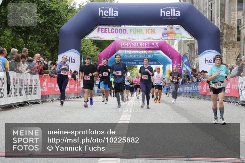 06.09.2026 - CURREX Alsterlauf Yannick Fuchs http://msf.ph/oto/10225682 06.09.2026 10:15:39 Ziel 2690, 3456, 3741, 4085, 4392, 5147, 5762, 6189, 6336, 6347 meine-sportfotos.de