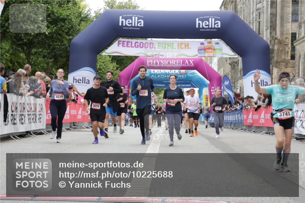 06.09.2026 - CURREX Alsterlauf Yannick Fuchs http://msf.ph/oto/10225688 06.09.2026 10:15:40 Ziel 3456, 3741, 3870, 4085, 4926, 5147, 5221, 5762, 6189, 6336, 6347 meine-sportfotos.de