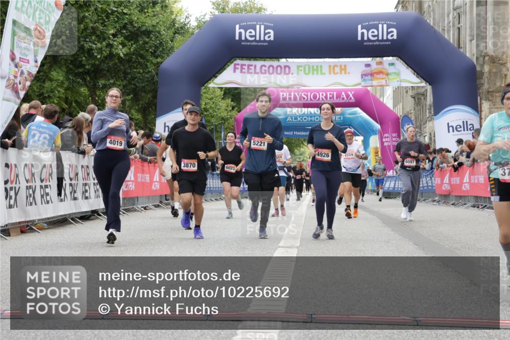 06.09.2026 - CURREX Alsterlauf Yannick Fuchs http://msf.ph/oto/10225692 06.09.2026 10:15:41 Ziel 3456, 3741, 3870, 4600, 4926, 5147, 5221, 5762, 6189, 6336, 6347 meine-sportfotos.de