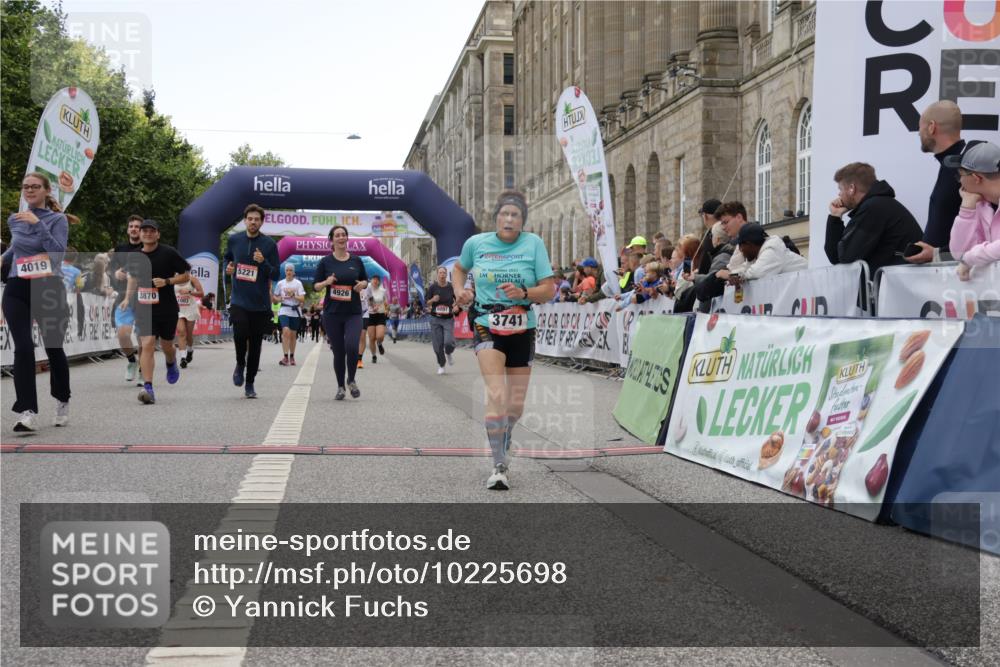 06.09.2026 - CURREX Alsterlauf Yannick Fuchs http://msf.ph/oto/10225698 06.09.2026 10:15:43 Ziel 1003, 2408, 2558, 2559, 3741, 3870, 4600, 4926, 5147, 5221, 6022, 6097, 6189, 6336 meine-sportfotos.de