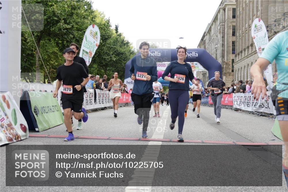 06.09.2026 - CURREX Alsterlauf Yannick Fuchs http://msf.ph/oto/10225705 06.09.2026 10:15:45 Ziel 1003, 2408, 2558, 2559, 3741, 3870, 4600, 4926, 5221, 6022, 6097 meine-sportfotos.de