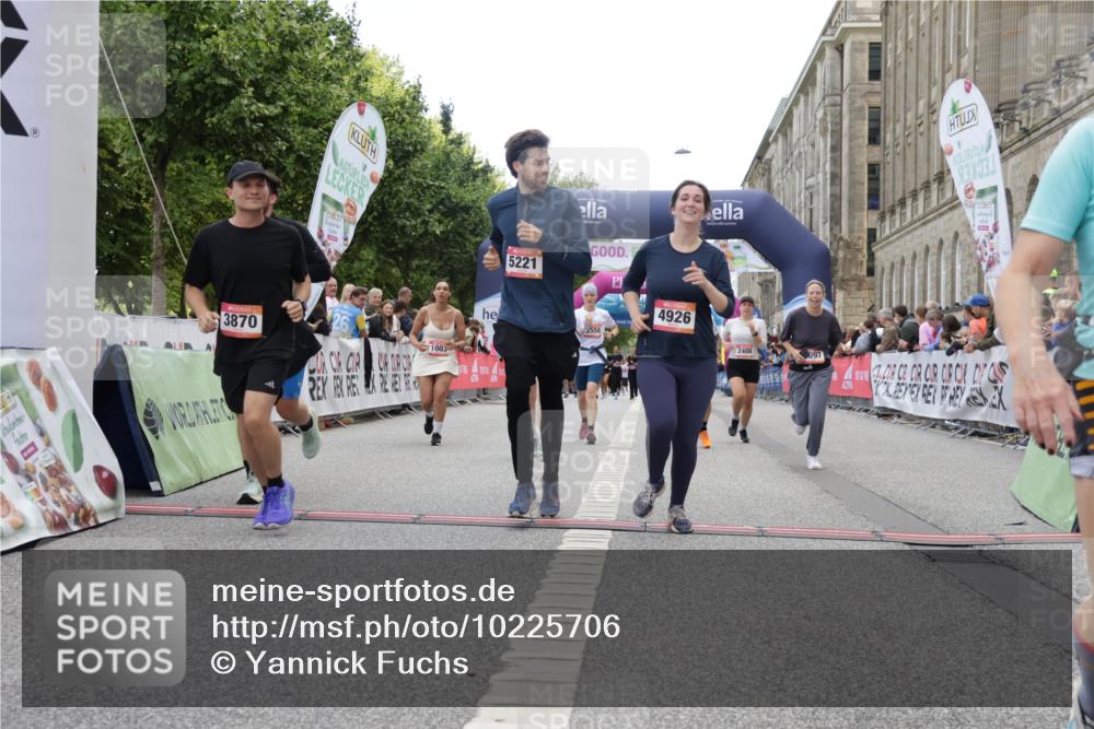 06.09.2026 - CURREX Alsterlauf Yannick Fuchs http://msf.ph/oto/10225706 06.09.2026 10:15:45 Ziel 1003, 2408, 2558, 2559, 3741, 3870, 4600, 4926, 5221, 6022, 6097 meine-sportfotos.de