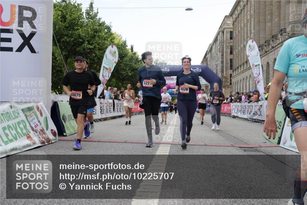 06.09.2026 - CURREX Alsterlauf Yannick Fuchs http://msf.ph/oto/10225707 06.09.2026 10:15:45 Ziel 1003, 2408, 2558, 2559, 3741, 3870, 4600, 4926, 5221, 6022, 6097 meine-sportfotos.de