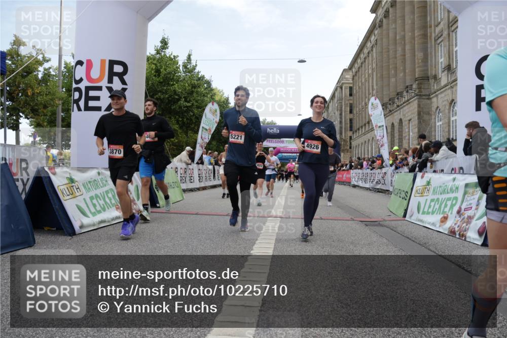 06.09.2026 - CURREX Alsterlauf Yannick Fuchs http://msf.ph/oto/10225710 06.09.2026 10:15:45 Ziel 1003, 2408, 2558, 2559, 3741, 3870, 4600, 4926, 5221, 6022, 6097 meine-sportfotos.de