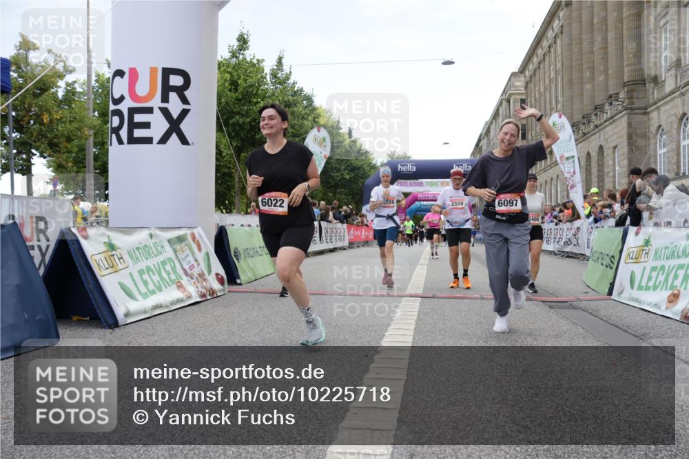 06.09.2026 - CURREX Alsterlauf Yannick Fuchs http://msf.ph/oto/10225718 06.09.2026 10:15:47 Ziel 1003, 2408, 2558, 2559, 3741, 3870, 4547, 4600, 4926, 5221, 6022, 6097 meine-sportfotos.de