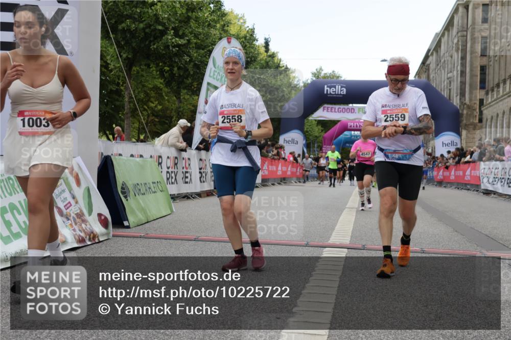 06.09.2026 - CURREX Alsterlauf Yannick Fuchs http://msf.ph/oto/10225722 06.09.2026 10:15:49 Ziel 1003, 2408, 2558, 2559, 3741, 3870, 4547, 4600, 4926, 5221, 6022, 6097 meine-sportfotos.de