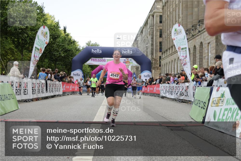 06.09.2026 - CURREX Alsterlauf Yannick Fuchs http://msf.ph/oto/10225731 06.09.2026 10:15:51 Ziel 1003, 2408, 2558, 2559, 3870, 4547, 4600, 4926, 5221, 6022, 6097 meine-sportfotos.de