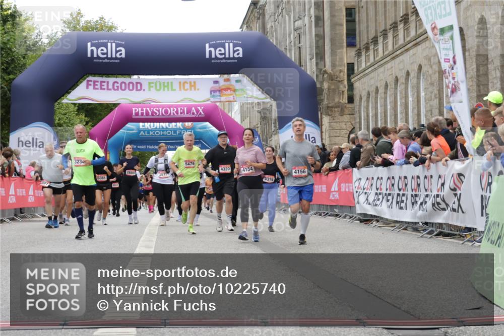 06.09.2026 - CURREX Alsterlauf Yannick Fuchs http://msf.ph/oto/10225740 06.09.2026 10:15:53 Ziel 1003, 2408, 2558, 2559, 4154, 4156, 4547, 4600, 6022, 6097 meine-sportfotos.de