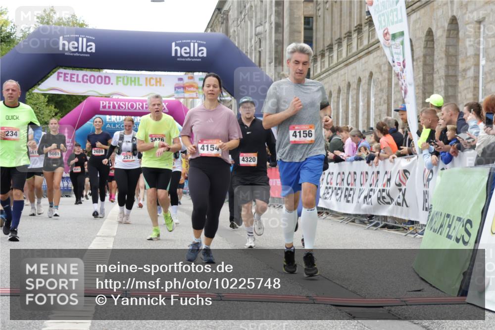 06.09.2026 - CURREX Alsterlauf Yannick Fuchs http://msf.ph/oto/10225748 06.09.2026 10:15:56 Ziel 2570, 2571, 3234, 3281, 4154, 4156, 4319, 4320, 4547, 5476 meine-sportfotos.de