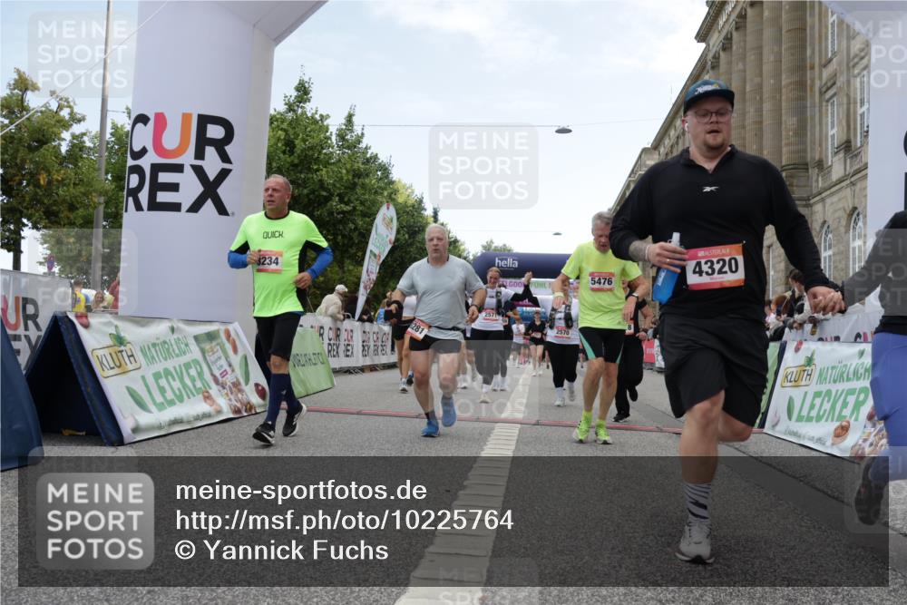 06.09.2026 - CURREX Alsterlauf Yannick Fuchs http://msf.ph/oto/10225764 06.09.2026 10:16:00 Ziel 2570, 2571, 2689, 3234, 3281, 3311, 4028, 4154, 4156, 4264, 4319, 4320, 4733, 5065, 5081, 5476, 5618, 8218 meine-sportfotos.de