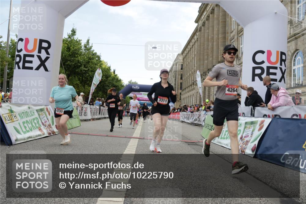 06.09.2026 - CURREX Alsterlauf Yannick Fuchs http://msf.ph/oto/10225790 06.09.2026 10:16:06 Ziel 2098, 2570, 2571, 2689, 2810, 3234, 3281, 3311, 3539, 4028, 4043, 4056, 4069, 4264, 4319, 4320, 4733, 5065, 5081, 5476, 5618, 5825, 5945, 8218 meine-sportfotos.de