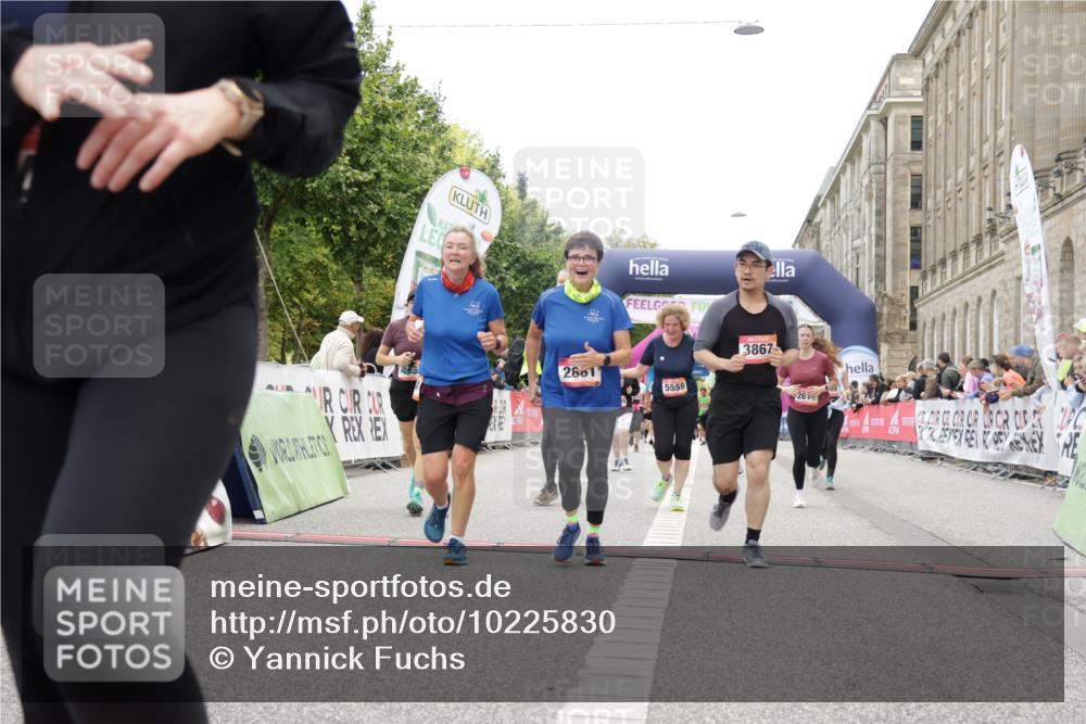 06.09.2026 - CURREX Alsterlauf Yannick Fuchs http://msf.ph/oto/10225830 06.09.2026 10:16:15 Ziel 2019, 2098, 2614, 2810, 2881, 2884, 3189, 3539, 3867, 4056, 4069, 4396, 4455, 5425, 5559, 5564, 5787, 5825, 5945 meine-sportfotos.de