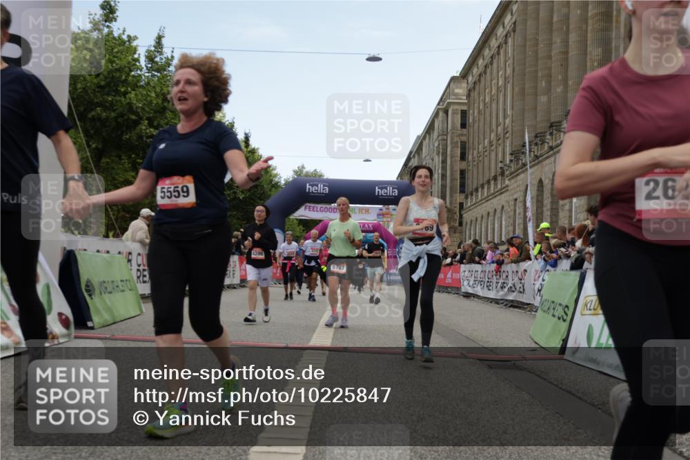 06.09.2026 - CURREX Alsterlauf Yannick Fuchs http://msf.ph/oto/10225847 06.09.2026 10:16:19 Ziel 2019, 2614, 2881, 2884, 2910, 3189, 3867, 4314, 4315, 4366, 4396, 4455, 5425, 5559, 5564, 5787 meine-sportfotos.de