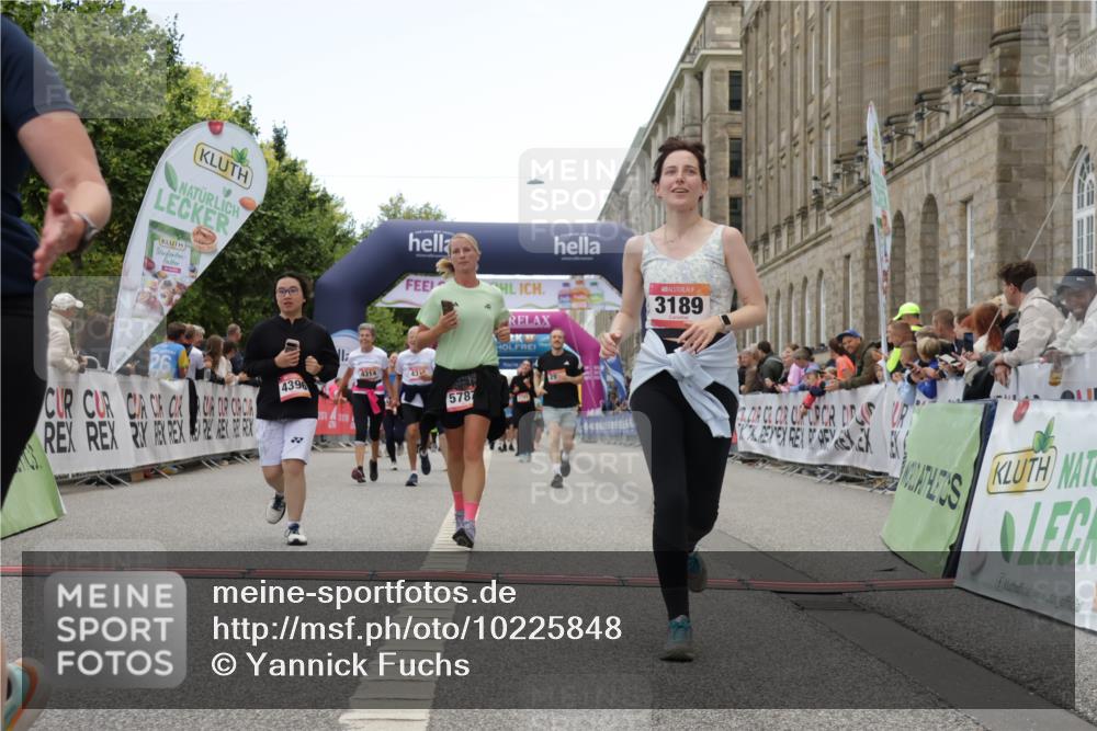 06.09.2026 - CURREX Alsterlauf Yannick Fuchs http://msf.ph/oto/10225848 06.09.2026 10:16:19 Ziel 2019, 2614, 2881, 2884, 2910, 3189, 3867, 4314, 4315, 4366, 4396, 4455, 5425, 5559, 5564, 5787 meine-sportfotos.de