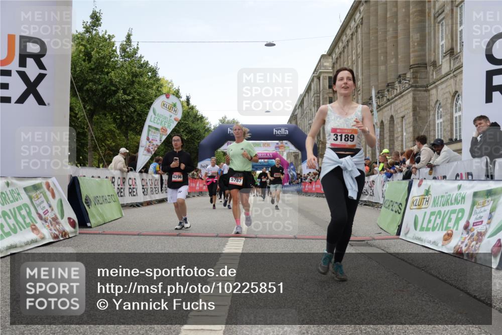 06.09.2026 - CURREX Alsterlauf Yannick Fuchs http://msf.ph/oto/10225851 06.09.2026 10:16:20 Ziel 2019, 2614, 2881, 2884, 2910, 3189, 3867, 4314, 4315, 4366, 4396, 4455, 5425, 5559, 5564, 5787 meine-sportfotos.de