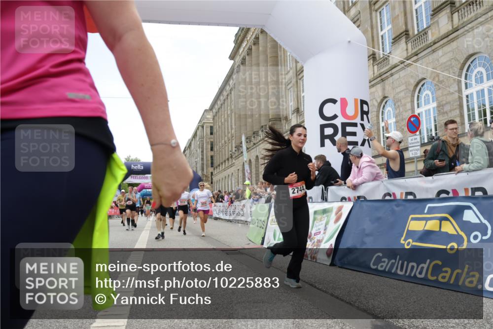 06.09.2026 - CURREX Alsterlauf Yannick Fuchs http://msf.ph/oto/10225883 06.09.2026 10:16:27 Ziel 2431, 2432, 2744, 2851, 2880, 2887, 2888, 2910, 3015, 3019, 3788, 4314, 4315, 4366, 4396, 4820, 4821, 5578, 5787 meine-sportfotos.de