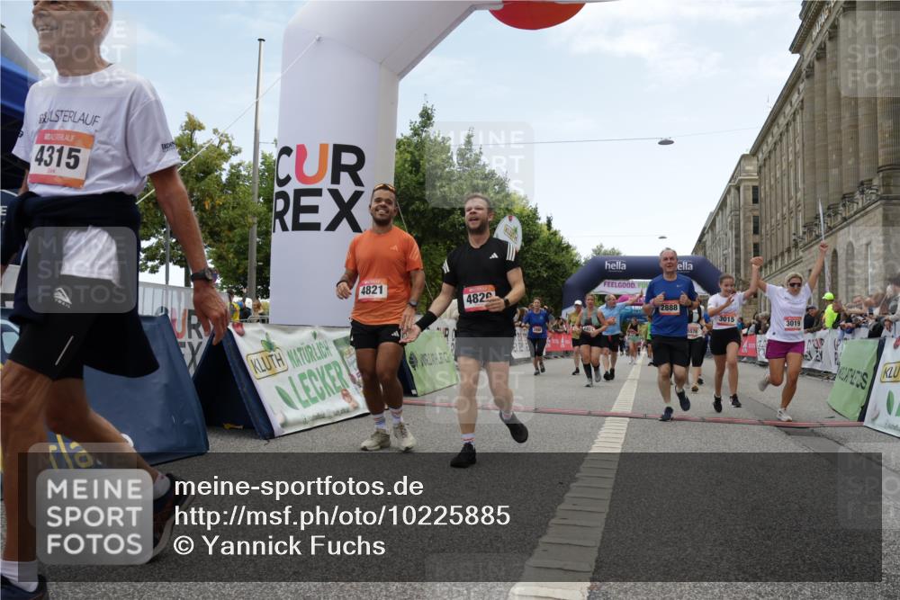 06.09.2026 - CURREX Alsterlauf Yannick Fuchs http://msf.ph/oto/10225885 06.09.2026 10:16:28 Ziel 2431, 2432, 2744, 2851, 2880, 2887, 2888, 2910, 3015, 3019, 3788, 4314, 4315, 4366, 4820, 4821, 5578, 6217 meine-sportfotos.de