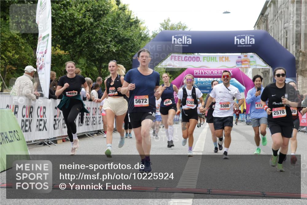06.09.2026 - CURREX Alsterlauf Yannick Fuchs http://msf.ph/oto/10225924 06.09.2026 10:16:40 Ziel 2328, 2454, 2578, 2736, 3167, 3290, 3508, 3509, 3645, 4123, 4220, 4613, 5307, 5308, 5672, 6217, 8283 meine-sportfotos.de