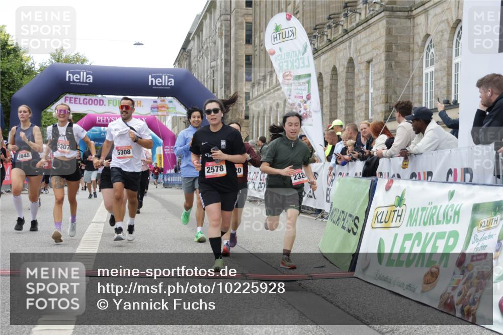 06.09.2026 - CURREX Alsterlauf Yannick Fuchs http://msf.ph/oto/10225928 06.09.2026 10:16:41 Ziel 2328, 2454, 2578, 2736, 2859, 3167, 3290, 3330, 3508, 3509, 3645, 4123, 4220, 4613, 5307, 5308, 5672, 8283 meine-sportfotos.de