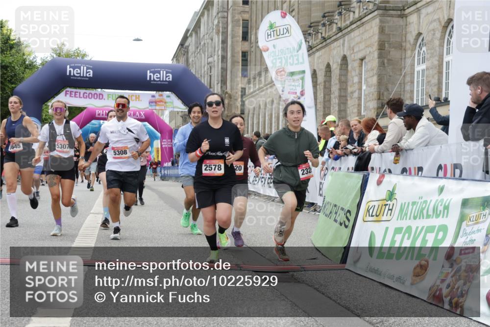 06.09.2026 - CURREX Alsterlauf Yannick Fuchs http://msf.ph/oto/10225929 06.09.2026 10:16:41 Ziel 2328, 2454, 2578, 2736, 2859, 3167, 3290, 3330, 3508, 3509, 3645, 4123, 4220, 4613, 5307, 5308, 5672, 8283 meine-sportfotos.de