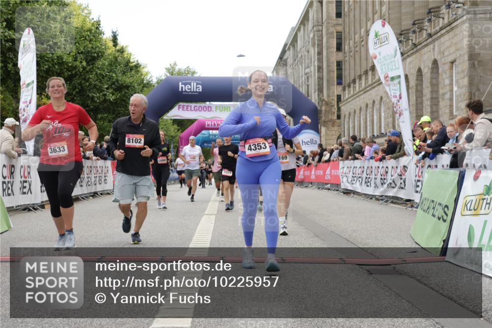 06.09.2026 - CURREX Alsterlauf Yannick Fuchs http://msf.ph/oto/10225957 06.09.2026 10:16:49 Ziel 2222, 2328, 2454, 2578, 2859, 3024, 3167, 3169, 3290, 3330, 3633, 3645, 4123, 4220, 4353, 4439, 4440, 4613, 4750, 4756, 5307, 5308, 5859, 6087, 8102 meine-sportfotos.de