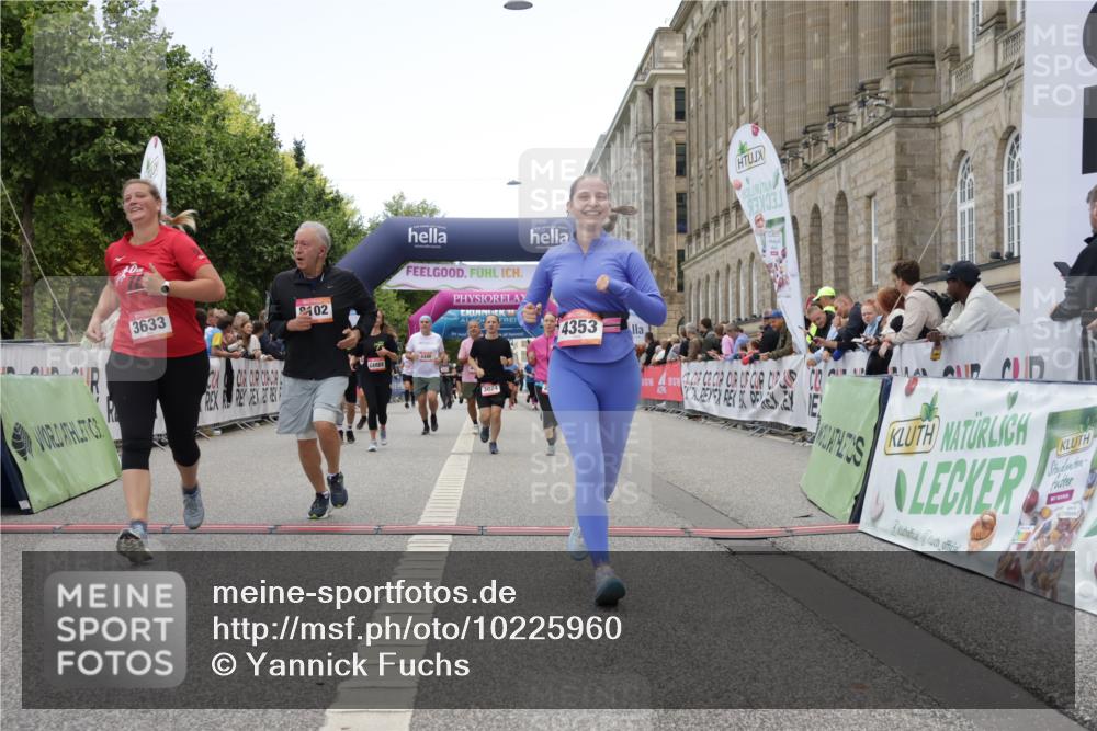 06.09.2026 - CURREX Alsterlauf Yannick Fuchs http://msf.ph/oto/10225960 06.09.2026 10:16:49 Ziel 2222, 2328, 2454, 2578, 2859, 3024, 3167, 3169, 3290, 3330, 3633, 3645, 4123, 4220, 4353, 4439, 4440, 4613, 4750, 4756, 5307, 5308, 5859, 6087, 8102 meine-sportfotos.de