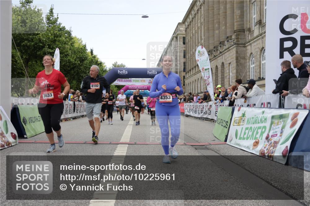 06.09.2026 - CURREX Alsterlauf Yannick Fuchs http://msf.ph/oto/10225961 06.09.2026 10:16:49 Ziel 2222, 2328, 2454, 2578, 2859, 3024, 3167, 3169, 3290, 3330, 3633, 3645, 4123, 4220, 4353, 4439, 4440, 4613, 4750, 4756, 5307, 5308, 5859, 6087, 8102 meine-sportfotos.de
