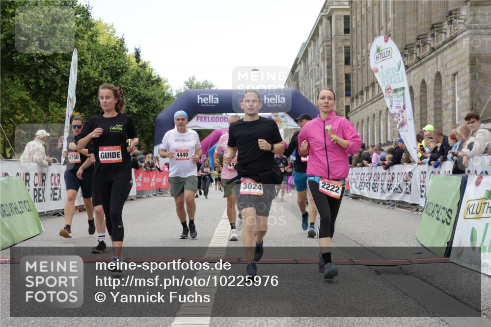 06.09.2026 - CURREX Alsterlauf Yannick Fuchs http://msf.ph/oto/10225976 06.09.2026 10:16:53 Ziel 2222, 2859, 3024, 3169, 3330, 3633, 4353, 4439, 4440, 4477, 4592, 4750, 4756, 5859, 6087, 8102 meine-sportfotos.de