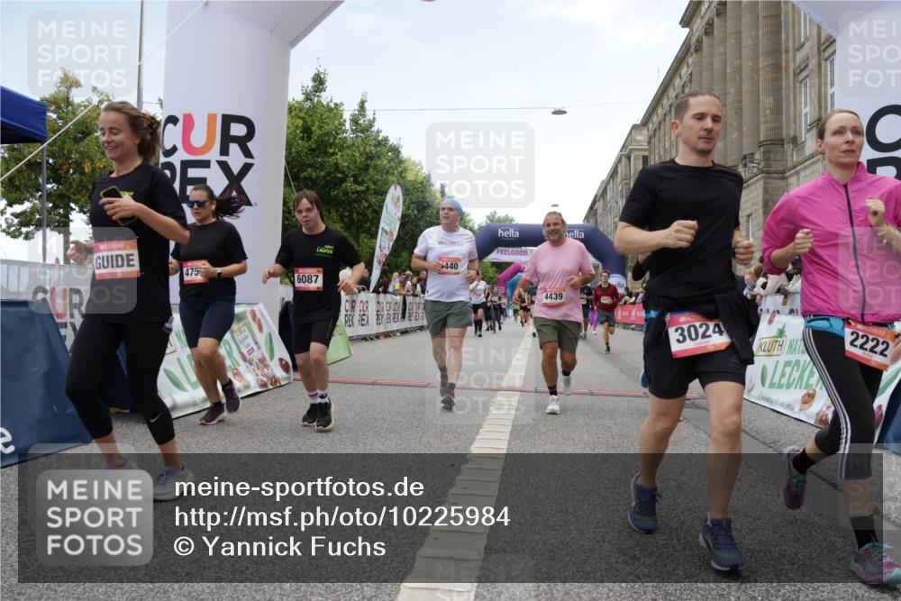 06.09.2026 - CURREX Alsterlauf Yannick Fuchs http://msf.ph/oto/10225984 06.09.2026 10:16:54 Ziel 2222, 3024, 3169, 3633, 4353, 4439, 4440, 4477, 4592, 4750, 4756, 5859, 5875, 6087, 8102, 8235 meine-sportfotos.de
