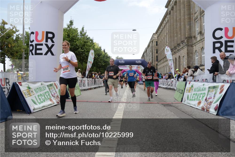 06.09.2026 - CURREX Alsterlauf Yannick Fuchs http://msf.ph/oto/10225999 06.09.2026 10:16:59 Ziel 2048, 2222, 3002, 3024, 3973, 4439, 4440, 4477, 4523, 4557, 4592, 4750, 4756, 5875, 6025, 6087, 8083, 8235, 8295 meine-sportfotos.de