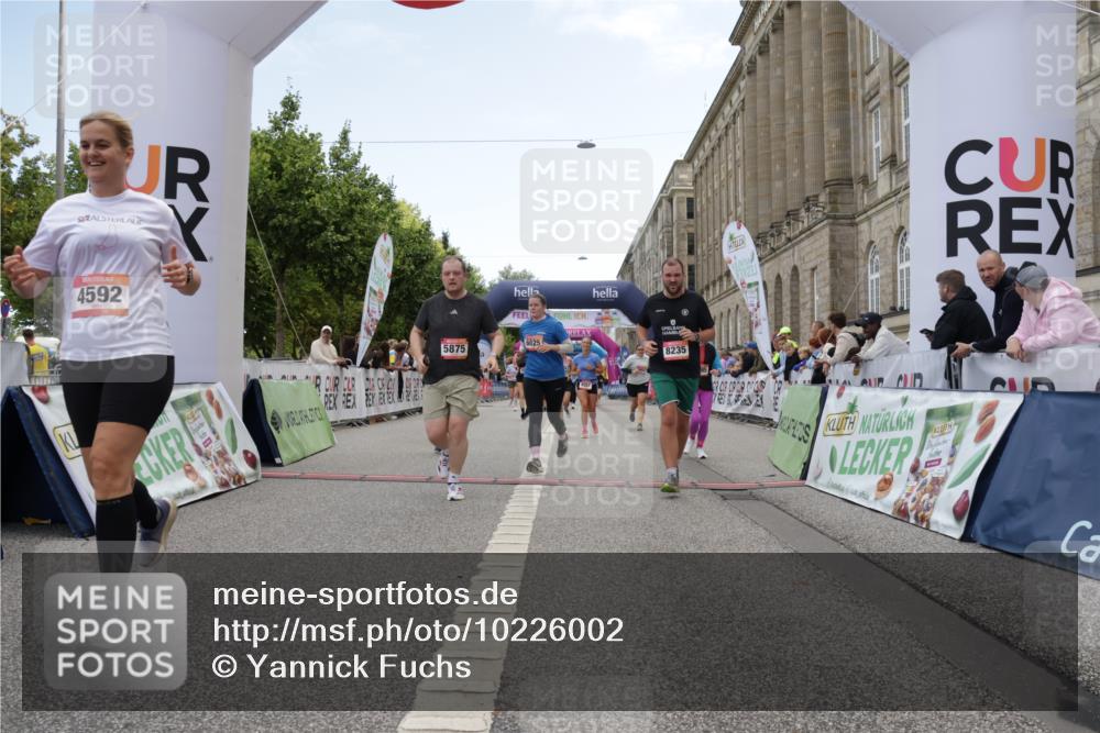 06.09.2026 - CURREX Alsterlauf Yannick Fuchs http://msf.ph/oto/10226002 06.09.2026 10:16:59 Ziel 2048, 2222, 3002, 3024, 3973, 4439, 4440, 4477, 4523, 4557, 4592, 4750, 4756, 5875, 6025, 6087, 8083, 8235, 8295 meine-sportfotos.de
