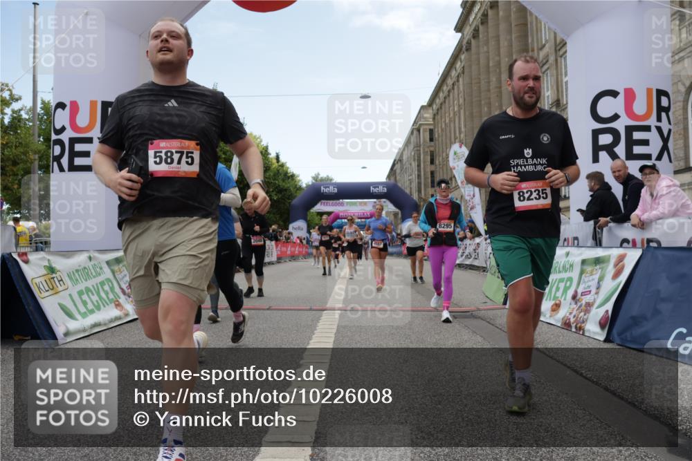06.09.2026 - CURREX Alsterlauf Yannick Fuchs http://msf.ph/oto/10226008 06.09.2026 10:17:01 Ziel 2048, 3002, 3973, 4439, 4440, 4477, 4523, 4557, 4592, 4750, 4756, 5082, 5875, 6025, 8083, 8235, 8295 meine-sportfotos.de