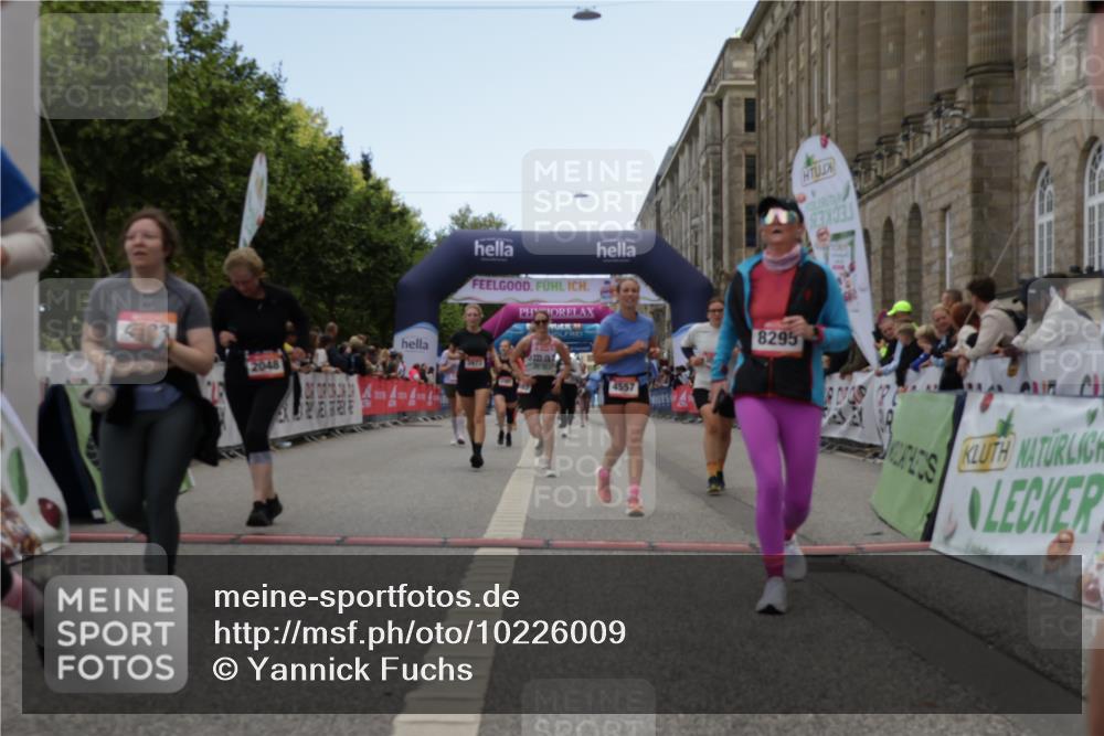06.09.2026 - CURREX Alsterlauf Yannick Fuchs http://msf.ph/oto/10226009 06.09.2026 10:17:01 Ziel 2048, 3002, 3973, 4439, 4440, 4477, 4523, 4557, 4592, 4750, 4756, 5082, 5875, 6025, 8083, 8235, 8295 meine-sportfotos.de