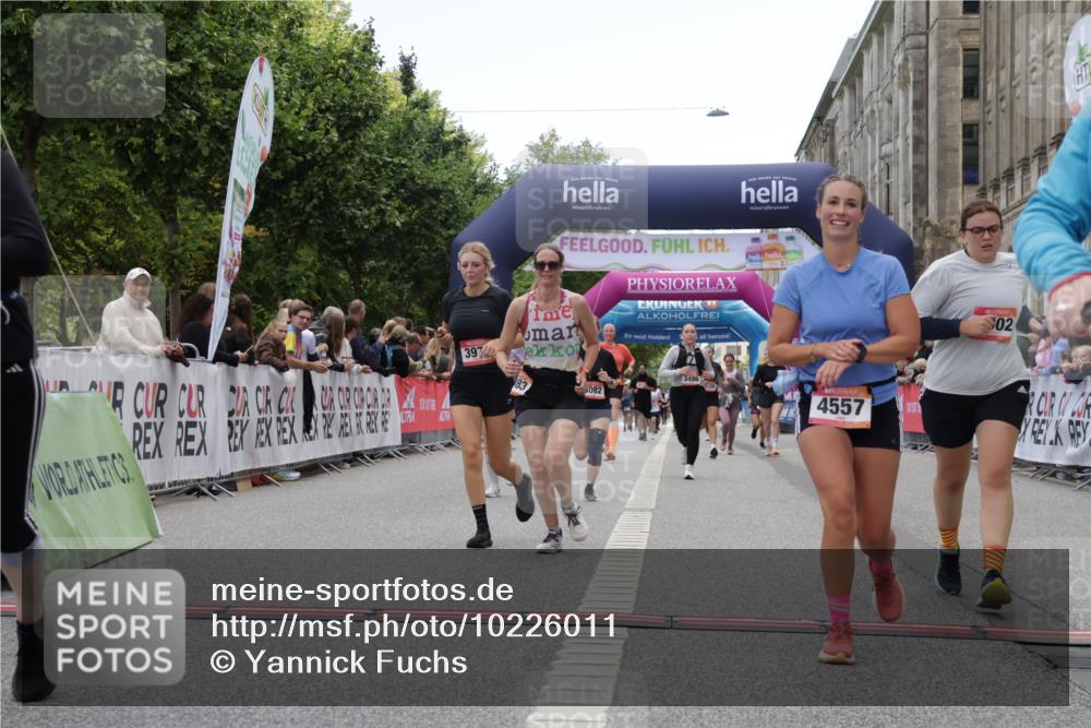 06.09.2026 - CURREX Alsterlauf Yannick Fuchs http://msf.ph/oto/10226011 06.09.2026 10:17:02 Ziel 2048, 3002, 3496, 3973, 4477, 4523, 4557, 4592, 5082, 5875, 6025, 8083, 8235, 8295 meine-sportfotos.de