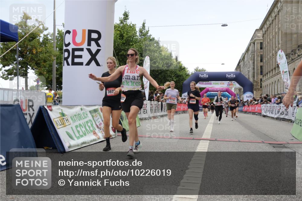 06.09.2026 - CURREX Alsterlauf Yannick Fuchs http://msf.ph/oto/10226019 06.09.2026 10:17:04 Ziel 2048, 3002, 3496, 3973, 4477, 4523, 4557, 4592, 5082, 5875, 6025, 8083, 8235, 8295 meine-sportfotos.de