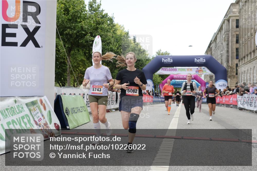 06.09.2026 - CURREX Alsterlauf Yannick Fuchs http://msf.ph/oto/10226022 06.09.2026 10:17:06 Ziel 2048, 2129, 3002, 3199, 3496, 3973, 4523, 4557, 5082, 5875, 6025, 8083, 8235, 8295 meine-sportfotos.de